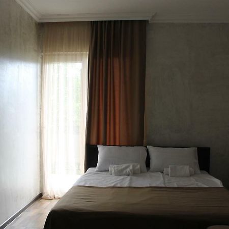 Hotel Progress 巴统 外观 照片