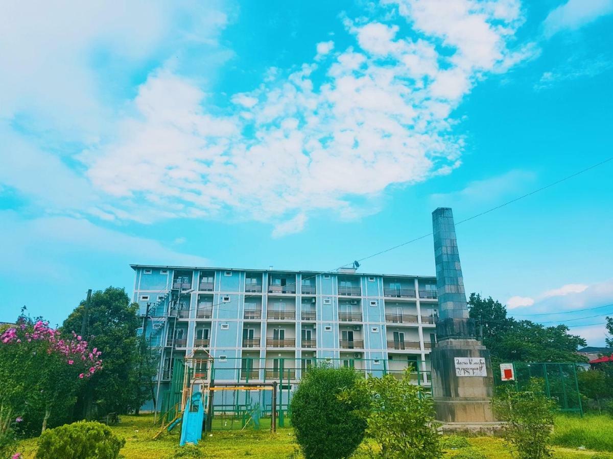 Hotel Progress 巴统 外观 照片