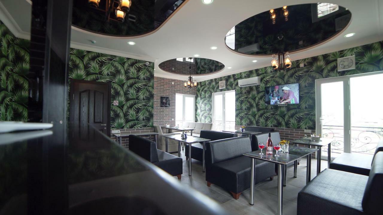 Hotel Progress 巴统 外观 照片